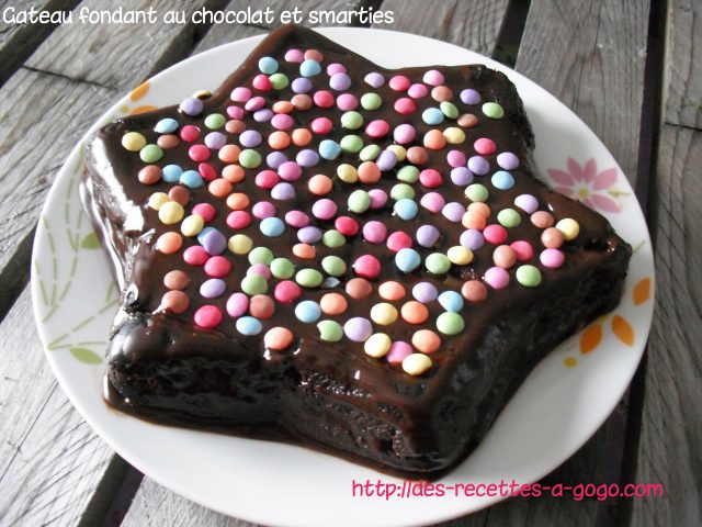 Gâteau fondant au chocolat et smarties